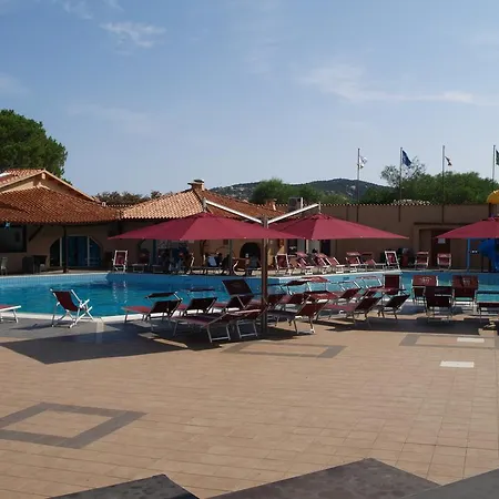 Club Esse Cala Bitta Hotel 3*
