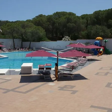 Club Esse Cala Bitta فندق بايا سردينيا