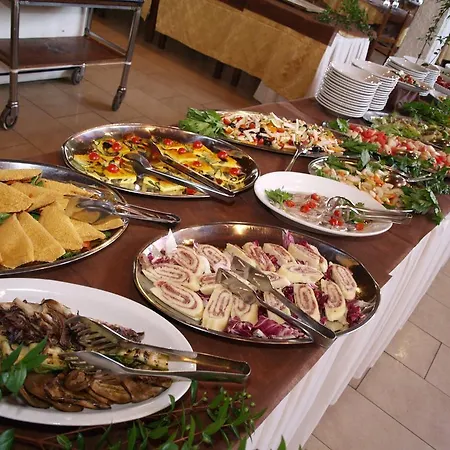 Club Esse Cala Bitta فندق