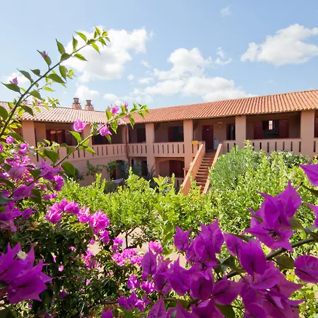 Club Esse Cala Bitta فندق 3*