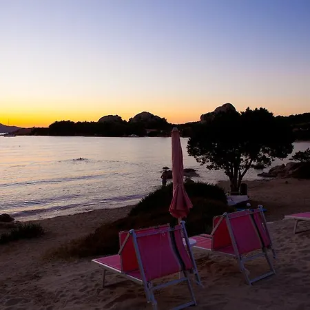 Club Esse Cala Bitta فندق