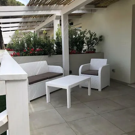 Club Esse Cala Bitta 3* بايا سردينيا