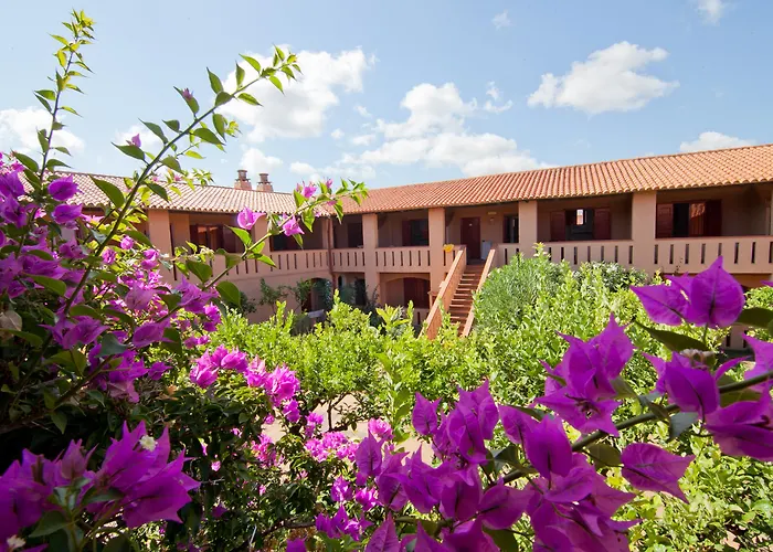 Club Esse Cala Bitta Hotel 3*