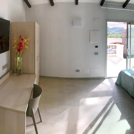 Club Esse Cala Bitta ホテル