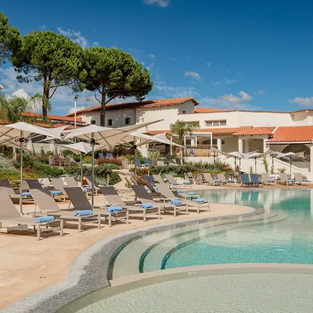 Hotel Club Esse Cala Bitta 3*