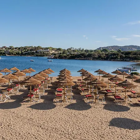 Hotel Club Esse Cala Bitta 3*