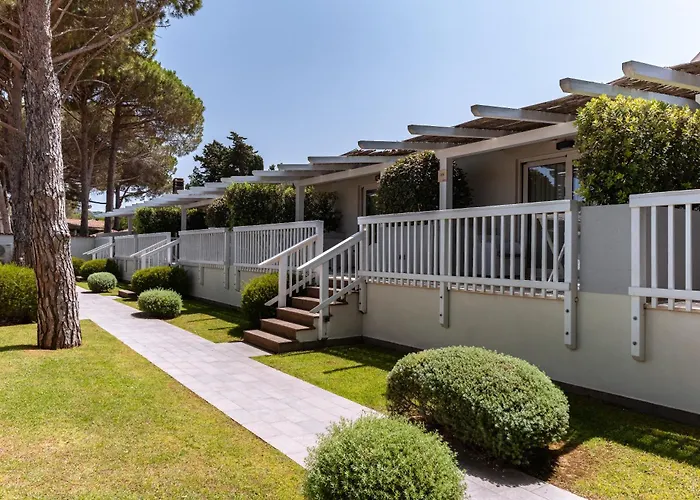 Club Esse Cala Bitta Hotel 3*