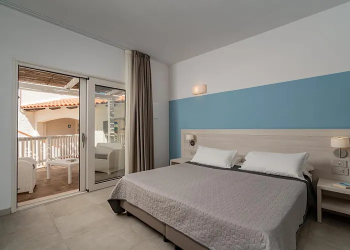 Club Esse Cala Bitta 3* Baja Sardinia