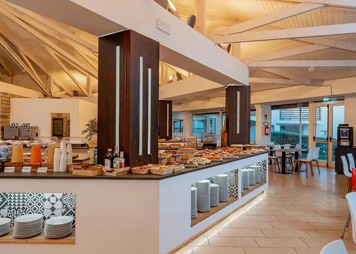 Club Esse Cala Bitta Hotel 3*