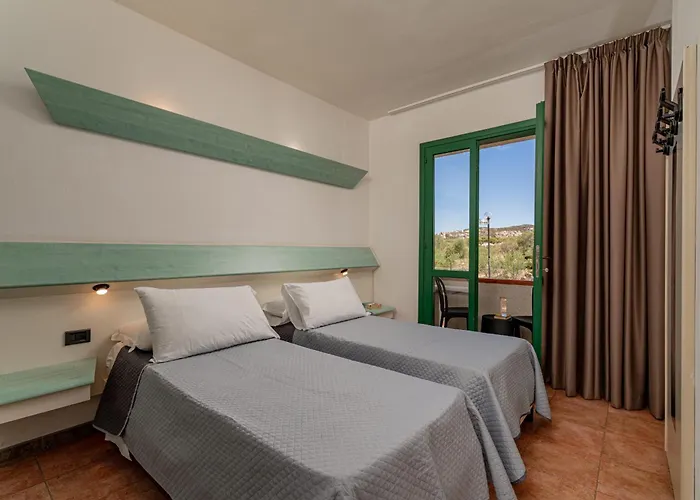 Club Esse Cala Bitta 3*