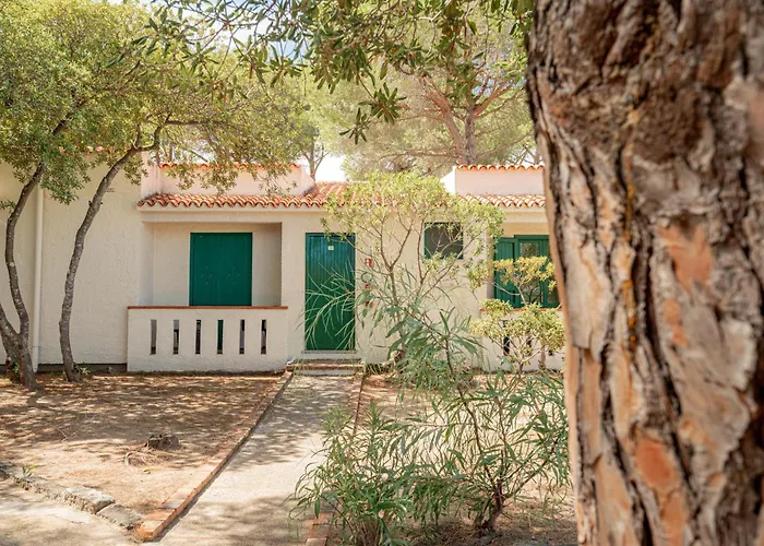 Hotel Club Esse Cala Bitta 3*